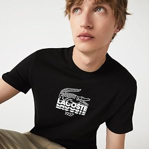 AMAZON EXCLUSIVE T-SHIRT LIFESTYLE IMAGE