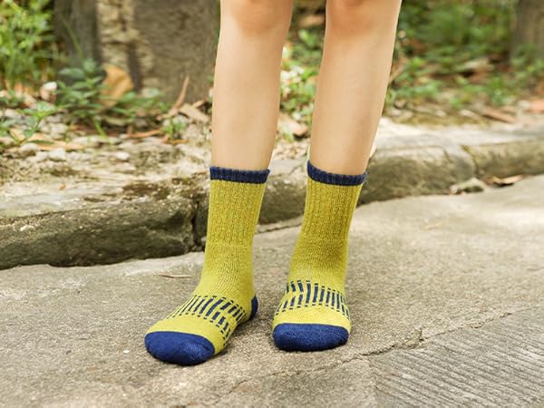 WEVIAS Kids Merino Wool Hiking Socks Boys Girls Thermal Winter Cozy Boot Warm Cushion Socks