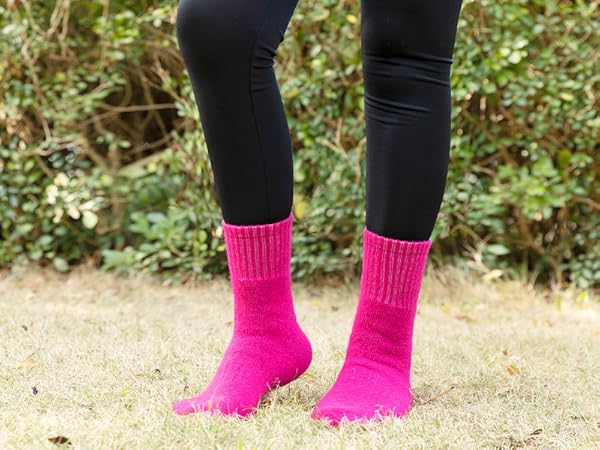 WEVIAS Kids Merino Wool Hiking Socks Boys Girls Thermal Winter Cozy Boot Warm Cushion Socks 6 Pairs