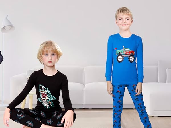 Boys&#39; long sleeved pajamas