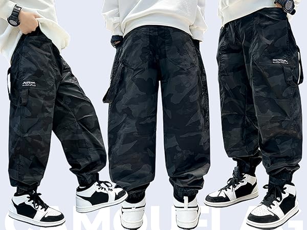 Loose cargo pants in black camouflage