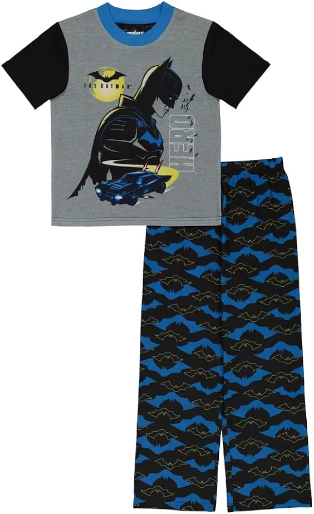 DC Comics Boys' Batman 2-Piece Loose-fit Pajama Set, Soft & Cute for Kids